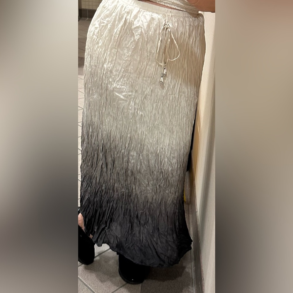 Maxi pleated skirt. Silk with lining.